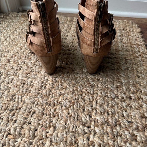 Shoelace strappy ankle boots tan brown Aprox 2” heel - Picture 2 of 3